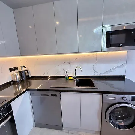 Апартаменти Sa Apartments! 1bd Flat 450m To Cleopatra