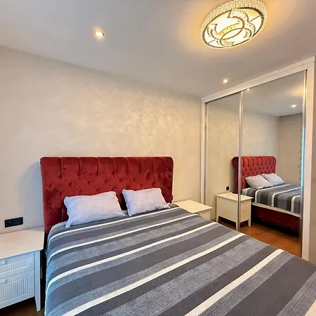 Апартаменти Sa Apartments! 1bd Flat 450m To Cleopatra *