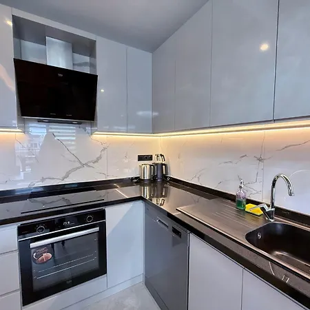Sa Apartments! 1bd Flat 450m To Cleopatra Апартаменти Аланія